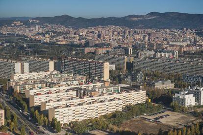 Vista del barrio de La Mina de Barcelona desde el edificio de Telef&oacute;nica. 
