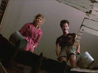 Los actores Shelley Long y Tom Hanks en "Esta casa es una ruina", película de 1986.