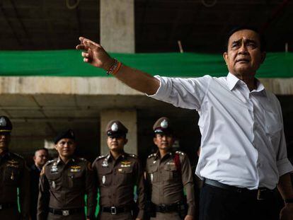 El primer ministro, el general Prayut Chan-o-cha, visita este miércoles unas obras en Bangkok