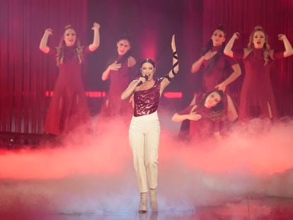 Blanca Paloma, durante su actuación este sábado en la final de Eurovisión, en Liverpool.
