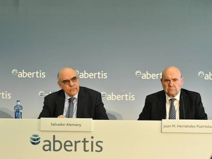 Francisco Reynés, Salvador Alemany y Juan M. Hernández Puértolas, durante la última junta general de accionistas de Abertis.