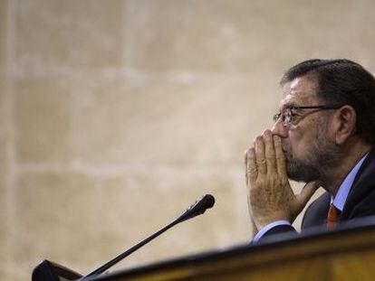 El presidente del Parlamento de Andaluc&iacute;a, Manuel Gracia, durante un pleno.