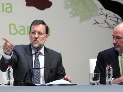Mariano Rajoy y Rodrigo Rato, en el Encuentro Financiero Intenacional Bankia / EL PAÍS 2012.