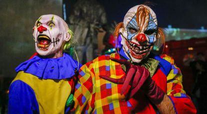 Personajes de la casa encantada de Netherworld en EE UU.