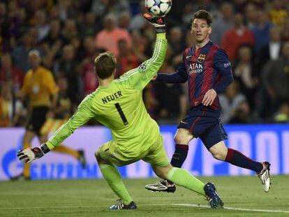 Messi marca su segudo gol frente al Bayern.