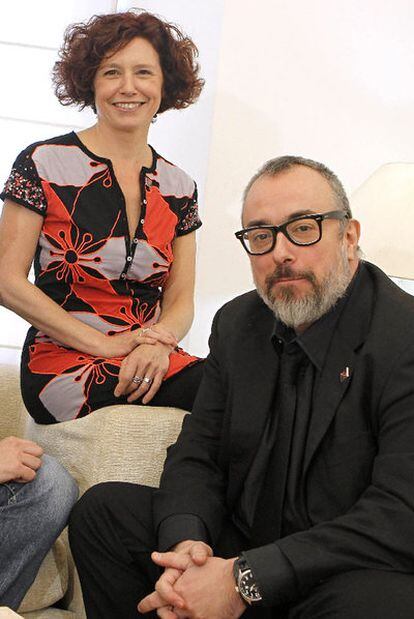 Iciar Bollain, vicepresidenta primera de la Academia, junto al presidente, Alex de la Iglesia.