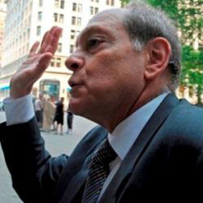Irving Picard, fideicomiso de Madoff, entrando en la Corte de Quiebras de Nueva York el pasado junio
