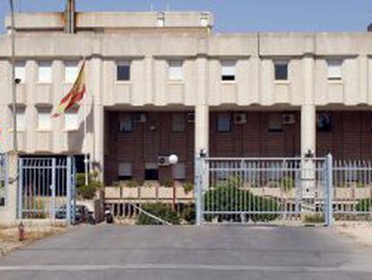 Fachada del Centro de Internamiento de Extranjeros de Murcia.
