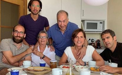 Amb la Mariona i fills i nets (Mònica, Carles, Eduard i Pol), el 2018.