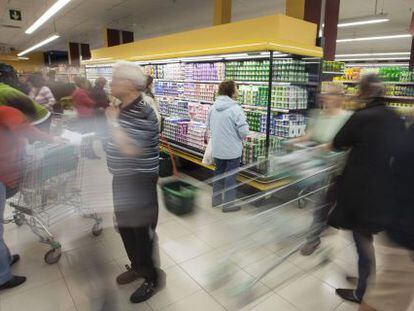 Interior de un supermercado de Mercadona en Vitoria.