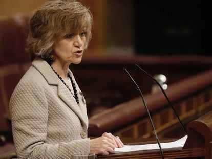 La ministra de Sanidad, María Luis Carcedo, ayer en el Congreso. 