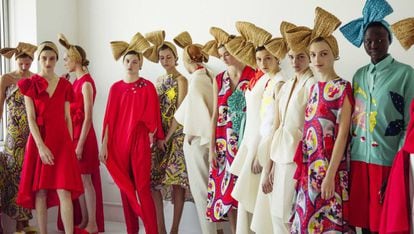 Modelos con la colección otoño 2018 de Josep Font para Delpozo.