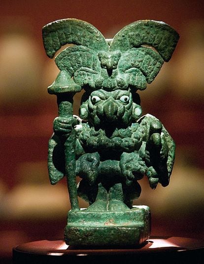 Los antiguos mochicas eran grandes orfebres y ceramistas. Trabajaban joyas y ornamentos que representaban seres mitológicos en materiales como oro, corales o lapislázuli