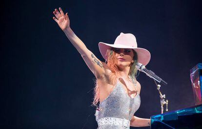 Lady Gaga de regreso en el escenario para tour ‘Joanne’ en Detroit, Michigan, el 7 de noviembre