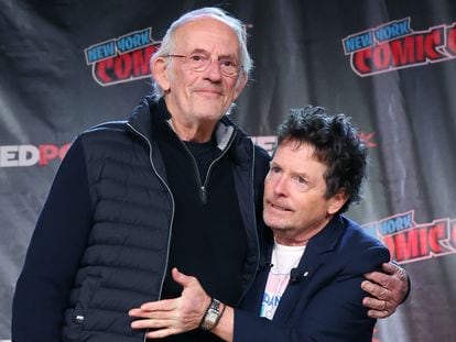 NEW YORK, NEW YORK - OCTOBER 08: Actors Christopher Lloyd (L) and Michael J. Fox attend a "Back To The Future Reunion" at New York Comic Con on October 08, 2022 in New York City. (Photo by Mike Coppola/Getty Images for ReedPop)