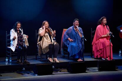 De izquierda a derecha, La Kaita, Montse Cortés, Remedios Amaya y La Fabi, durante el concierto.