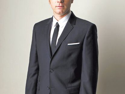 En <i>Ángeles y demonios,</i> Ewan McGregor abandona la sastrería por el hábito.