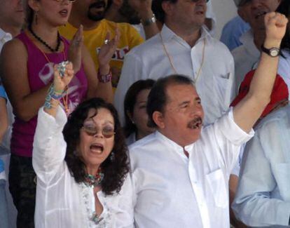 Murillo, junto a Ortega en un mitin de 2009.