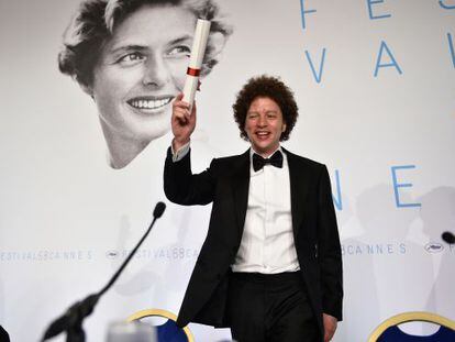 Michel Franco, tras ser premiado en Cannes.