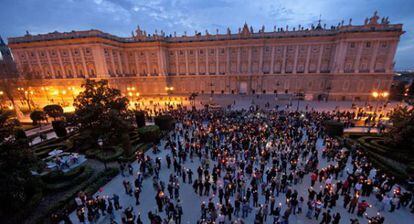 La plaza de Oriente de Madrid, durante la Hora del Planeta 2012.