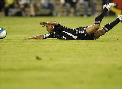 Roberto Carlos, durante el partido contra el Zaragoza