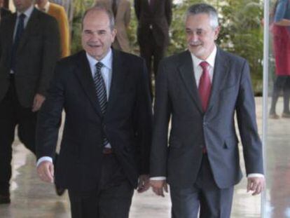 Los expresidentes de la Junta, Manuel Chaves y José Antonio Griñán.