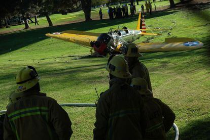 El Departamento de Bomberos de Los Ángeles ha confirmado que Ford, de 72 años, era el único ocupante de la avioneta, un biplano amarillo de los utilizados para entrenamiento durante la II Guerra Mundial.