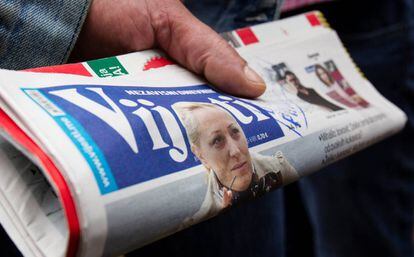 La portada del diario montenegrino 'Vijesti', con una imagen de la periodista Olivera Lakic, este miércoles en Podgorica (Montenegro).