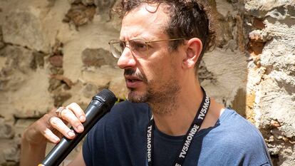Raphaël Grisey in his speech at one of the talks at the Appetizers at the African Film Festival in Tarifa.