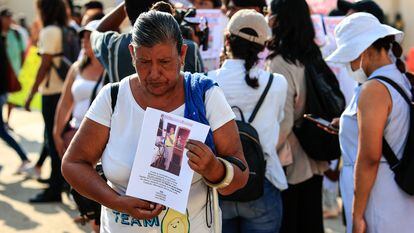 Familiares de personas desaparecidas por el paso del huracán 'Otis', durante una protesta en Acapulco, el pasado 18 de noviembre.