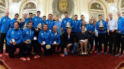 El equipo completo junto al presidente Macri y la vicepresidenta Michetti.