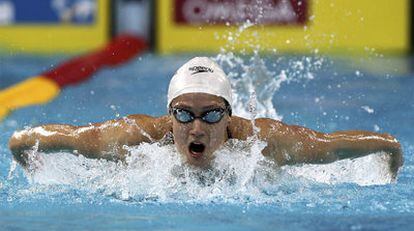 Mireia Belmonte nada durante la clasificación para la final de los 400 estilos, en diciembre en Dubái.