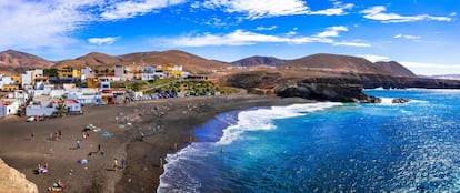 La playa de Ajuy, en la costa oeste de la isla canaria de Fuerteventura.