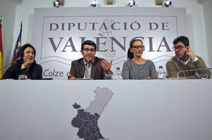 El presidente de la Diputación de Valencia, Jorge Rodríguez, segundo por la izquierda.