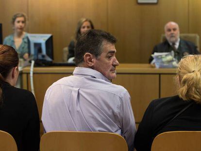 Los tres acusados, en el primer día del juicio en la Audiencia Provincial.