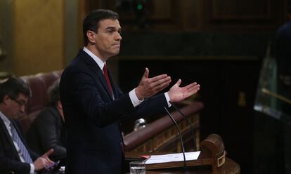 Pedro Sanchez durante la sesion de investidura este viernes.