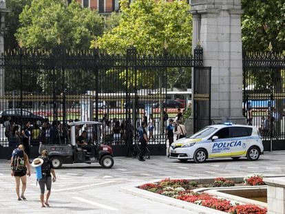 La policía el parque del Retiro, este lunes.