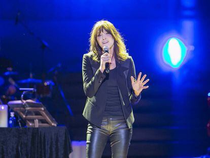 Carla Bruni durante su concierto de este viernes en el Palau