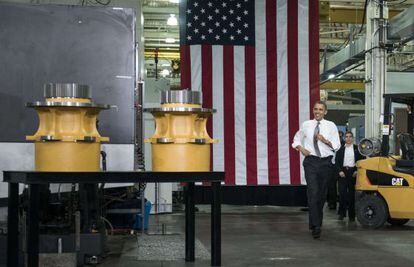 Barack Obama llega a la f&aacute;brica Linamar en Asheville, Carolina del Norte.