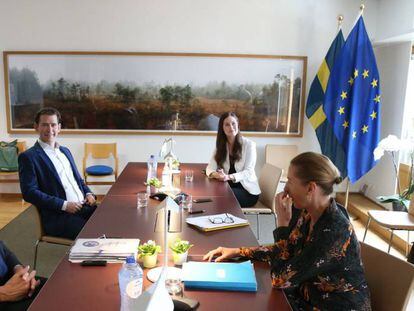 El primer ministro holandés, Mark Rutte, el canciller austriaco, Sebastian Kurz, la primera ministra de Finlandia, Sanna Marin, el primer ministro sueco, Stefan Lofven y la primera ministra danesa, Mette Frederiksen, en una reunión en el marco del Consejo Europeo que se celebra en Bruselas. 