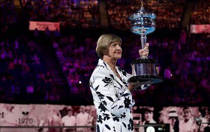 Margaret Court recibe un homenaje en la Rod Laver Arena de Melbourne.