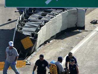 Evacuación de un afectado por el huracán Katrina en Nueva Orleans.