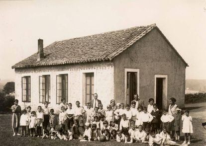 La colonia de la Institución Libre de Enseñanza en San Vicente de la Barquera en agosto de 1930. 