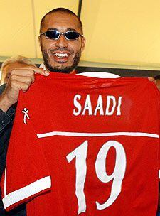 Saadi, el hijo de Gaddafi, con su camiseta del Perugia.