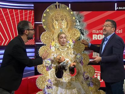 Un momento de la sátira sobre la Virgen del Rocío en el programa de TV3 'Està passant'.