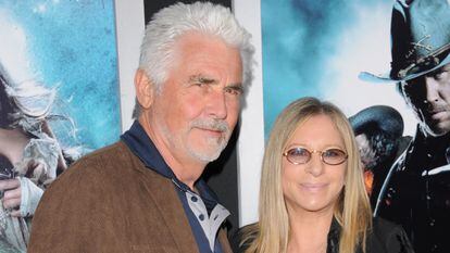 Barbra Streisand y su marido James Brolin en Los Ángeles en 2010.