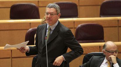 Gallardón y Montoro, ayer en el Senado.