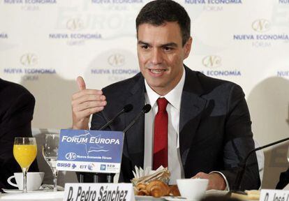 Pedro S&aacute;nchez durante un desayuno informativo, ayer en Madrid.