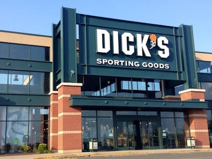 Tienda de Dick&rsquo;s Sporting Goods en Manchester (Connecticut, EE UU).  