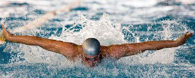 Rafael Muñoz en la final de 50m mariposa en la que batió el récord mundial.